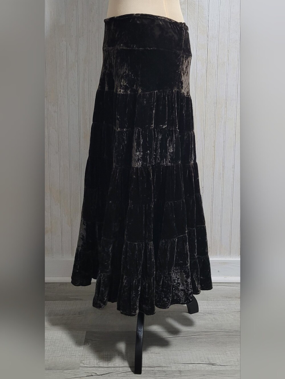 ​Vintage 90s BAGGAGE Dark Espresso Brown Tiered Velvet Maxi Skirt Size Large - Picture 2 of 9